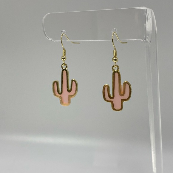 Cute and funky Pink Cactus with gold earrings 🌵 - Picture 3 of 5
